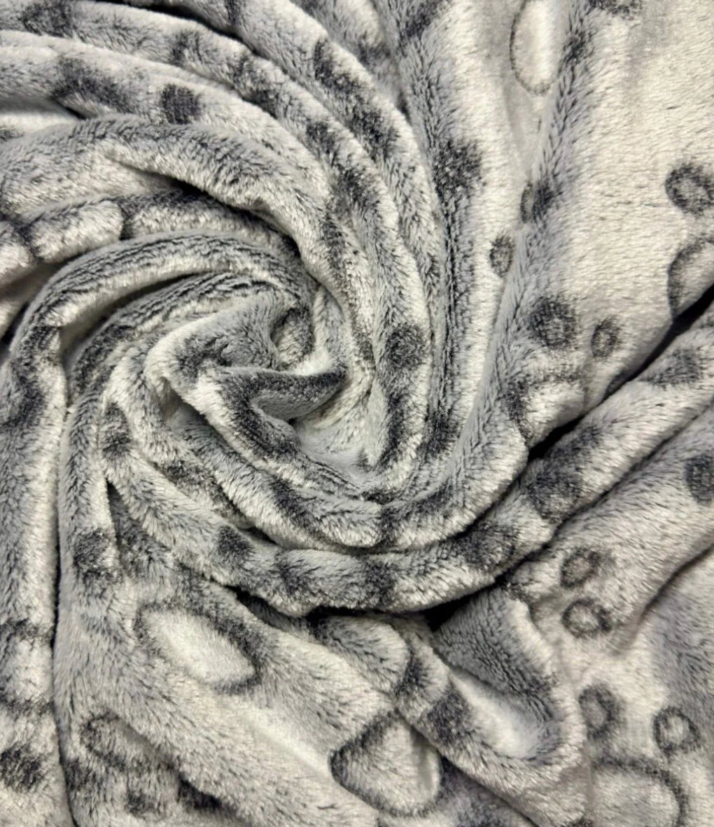 Pup Club Couture Dog Blanket - Grey Paws Medium