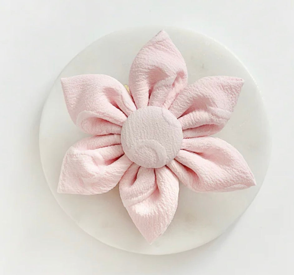 Cocopup London Luxe Baby Pink Heart Collar Flower