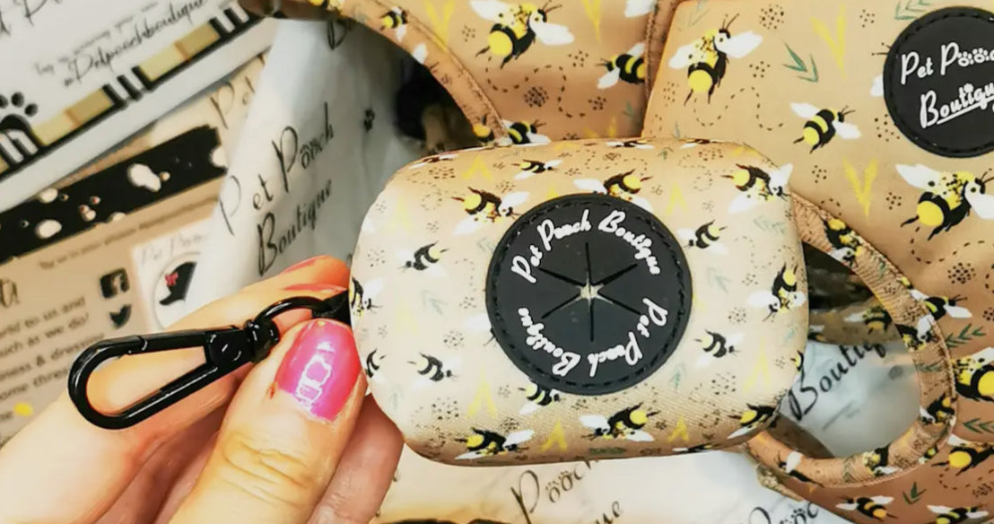 Honey Bumble Bee Poo Bag Holder